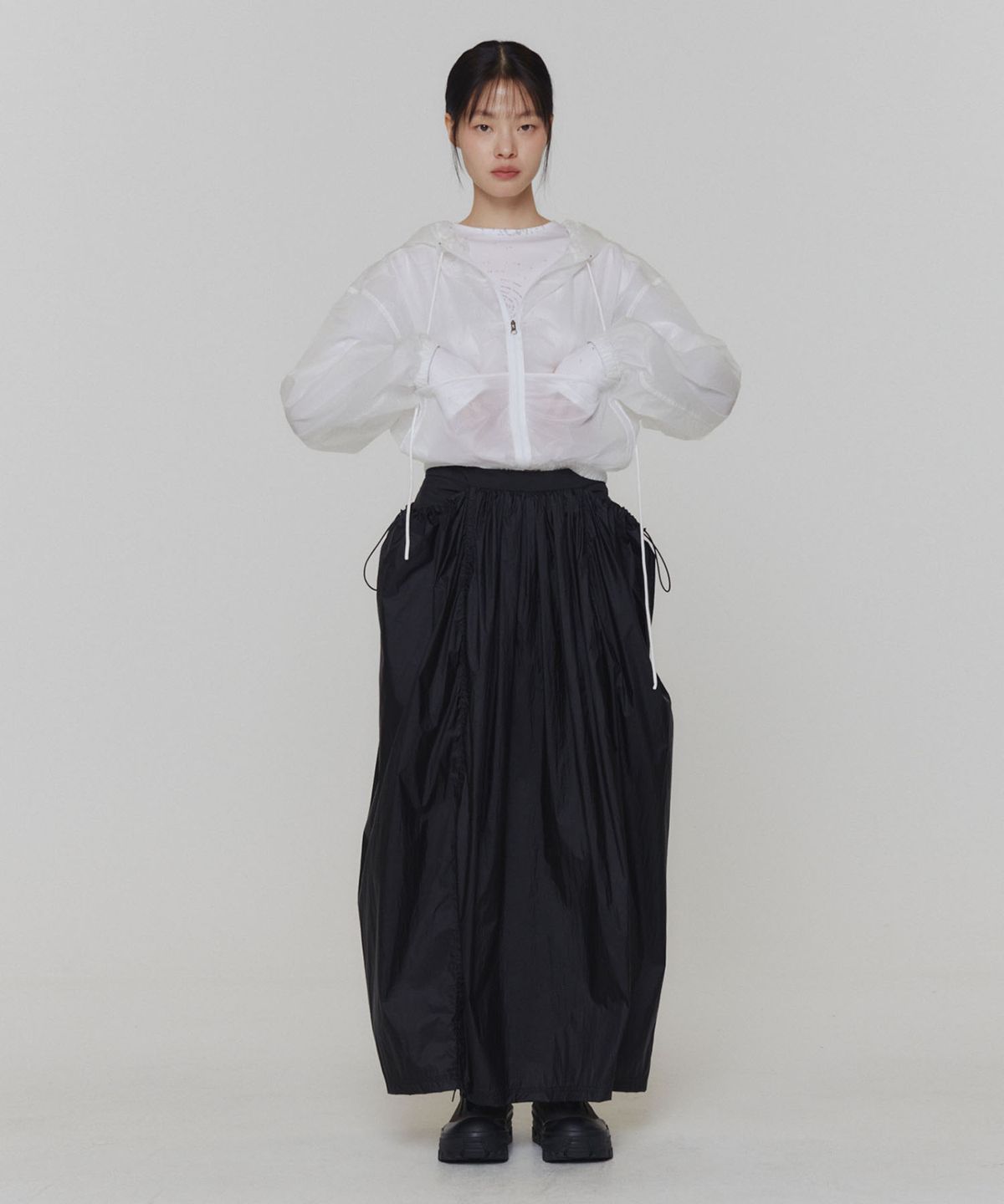 아모멘토(AMOMENTO) PRINTED ROUND LONG SLEEVE T-SHIRT_WHITE