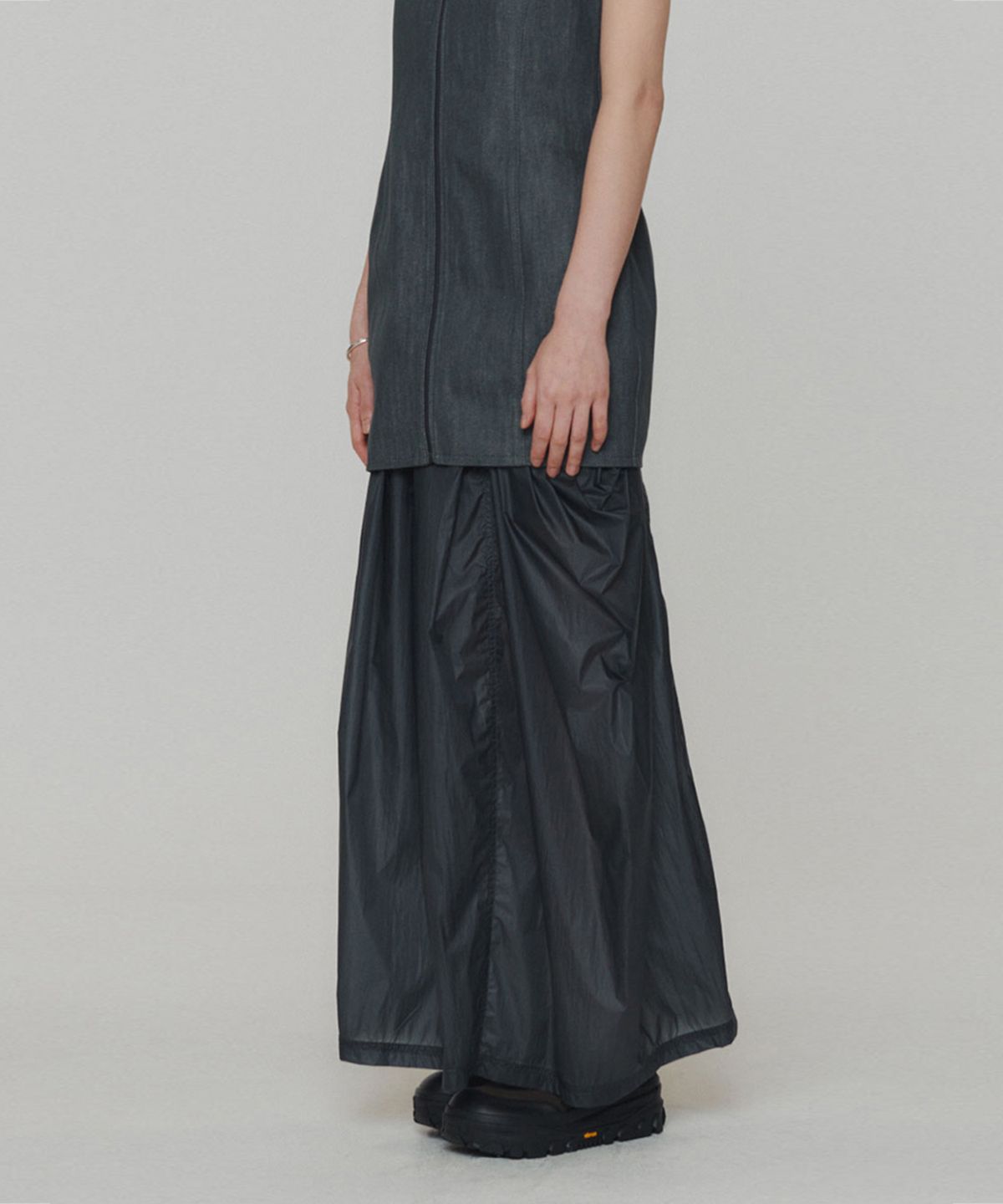 아모멘토(AMOMENTO) LAYERED SHIRRING SKIRT_NAVY
