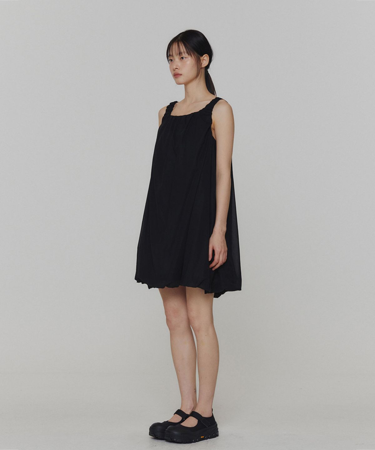 아모멘토(AMOMENTO) SHEER VOLUME MINI DRESS_BLACK