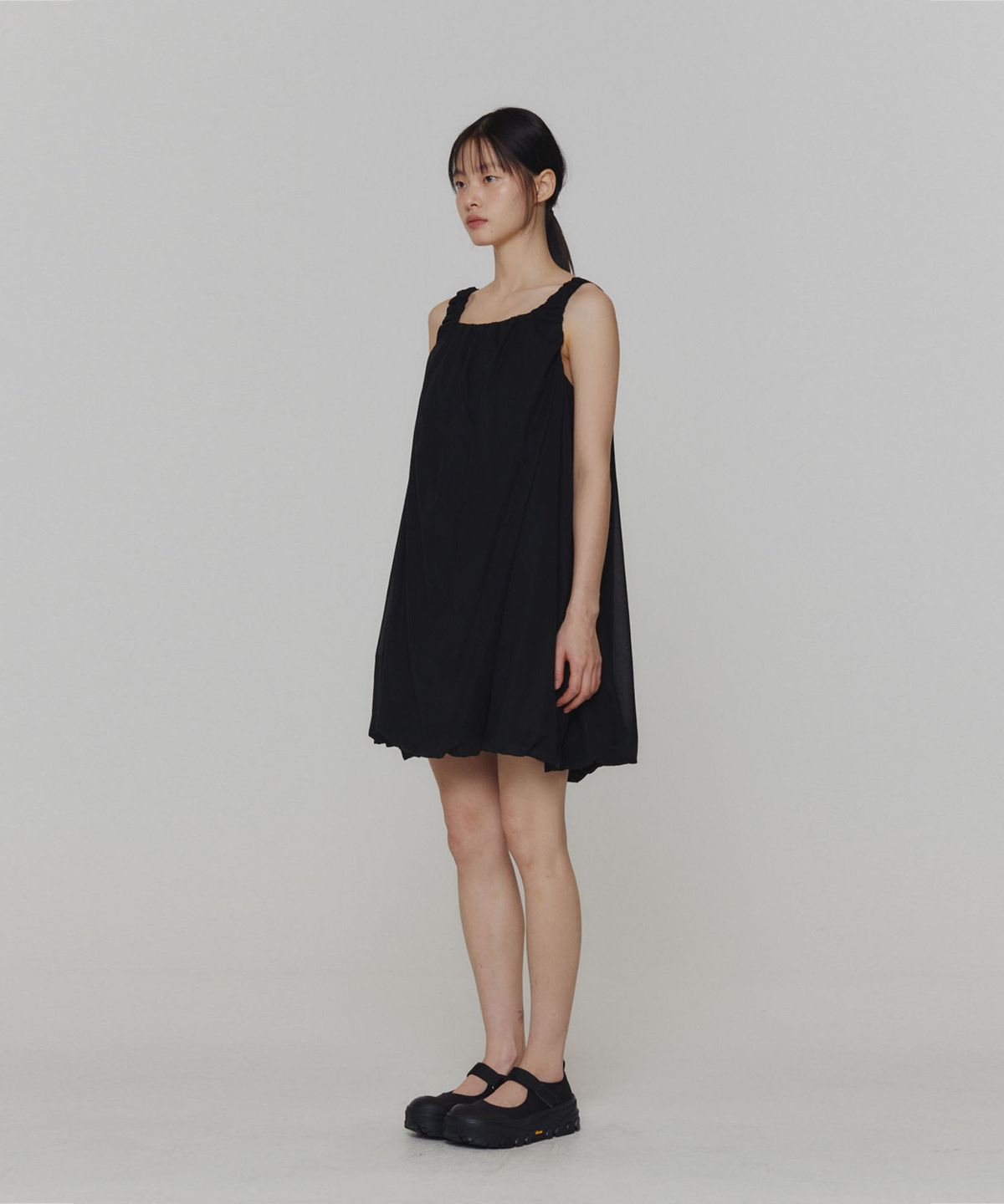 아모멘토(AMOMENTO) SHEER VOLUME MINI DRESS_BLACK