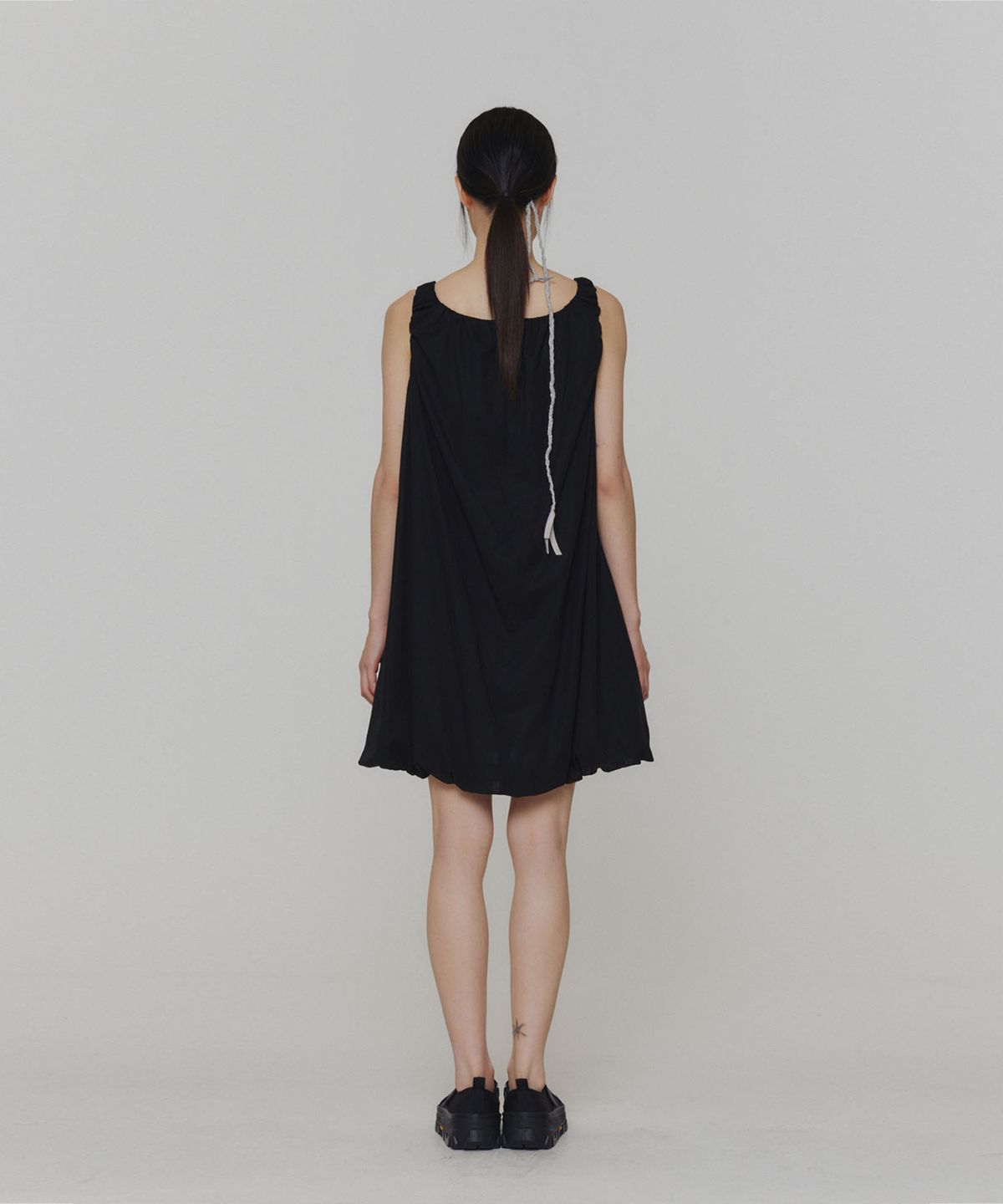 아모멘토(AMOMENTO) SHEER VOLUME MINI DRESS_BLACK