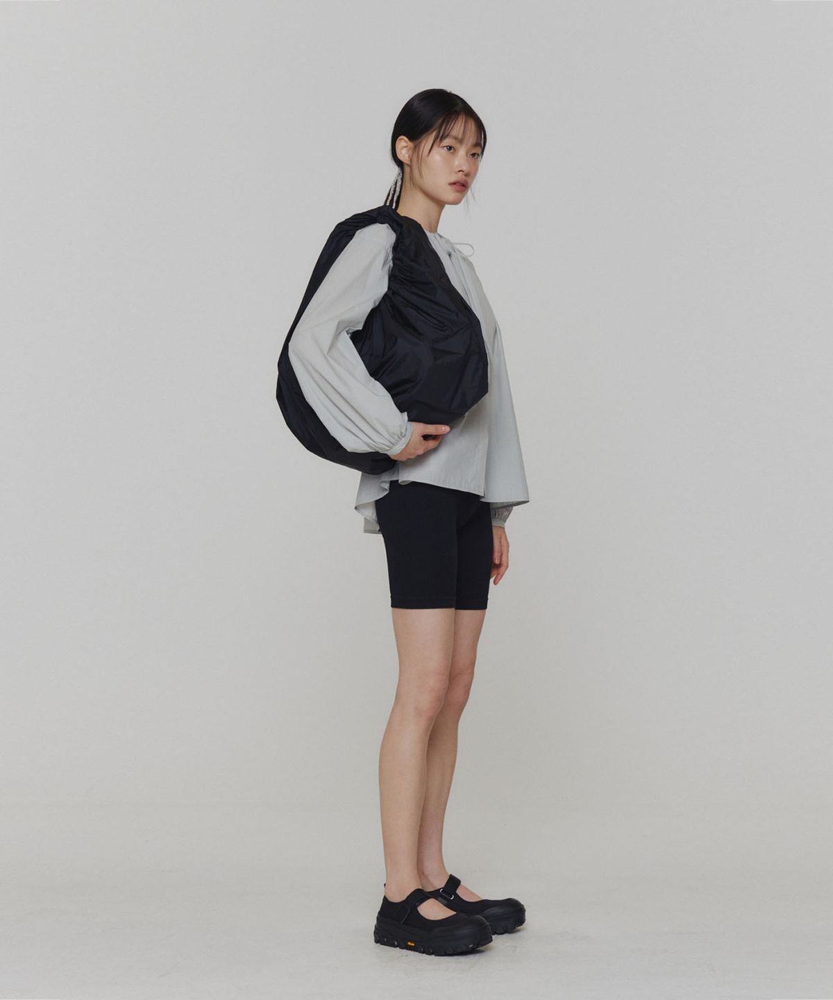 아모멘토(AMOMENTO) SHIRRING TOTE BAG_BLACK