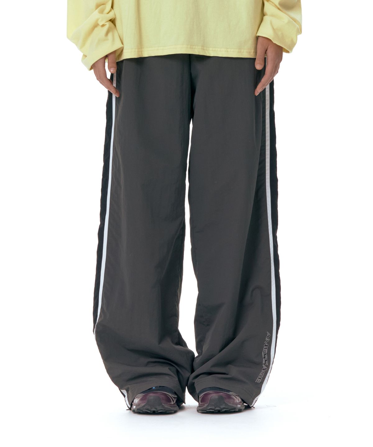 아메스 월드와이드(AMES-WORLDWIDE) SIDE LINE TRACK PANTS CHARCOAL (AM2ESUPA10A)