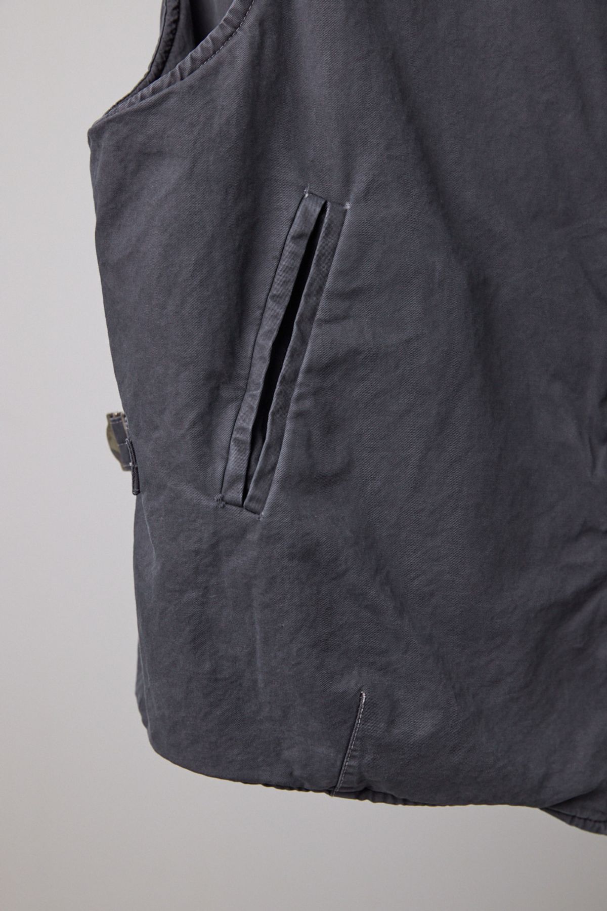 해칭룸(HATCHINGROOM) VTG Layering Vest Dyed Grey