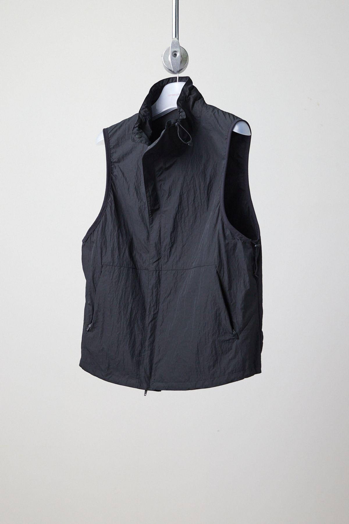 해칭룸(HATCHINGROOM) String Vest Black