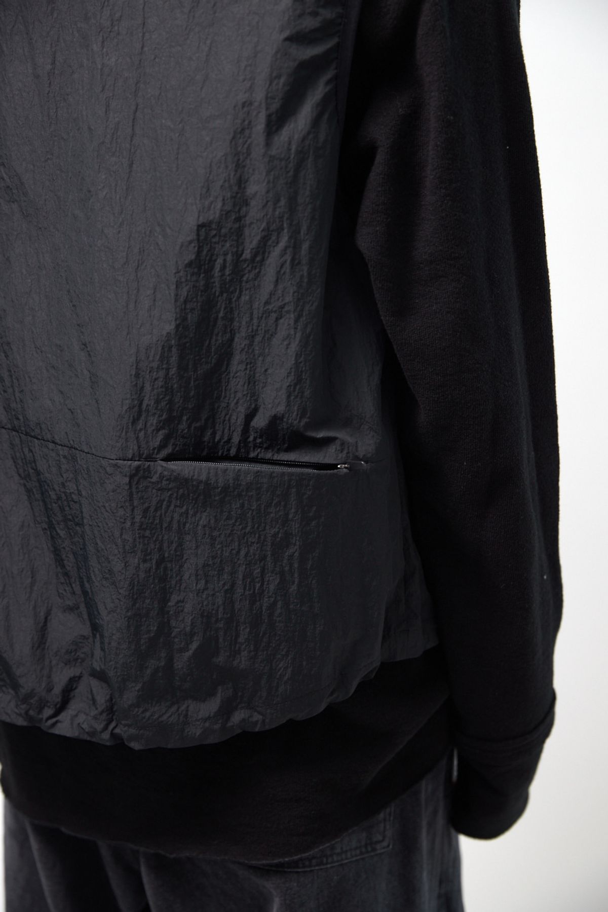 해칭룸(HATCHINGROOM) String Vest Black