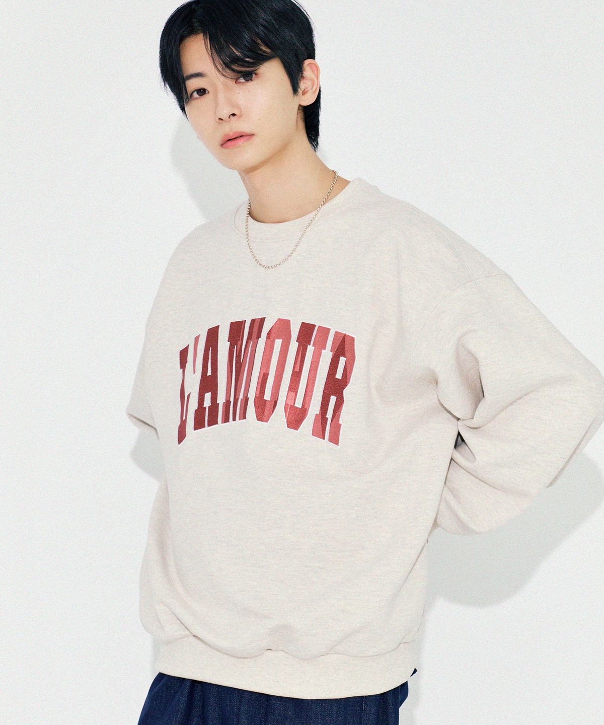 다이아몬드 레이라(DIAMOND LAYLA) LAMOUR Big Embroidery Stitch Sweatshirt T87  Reddish Oatmeal