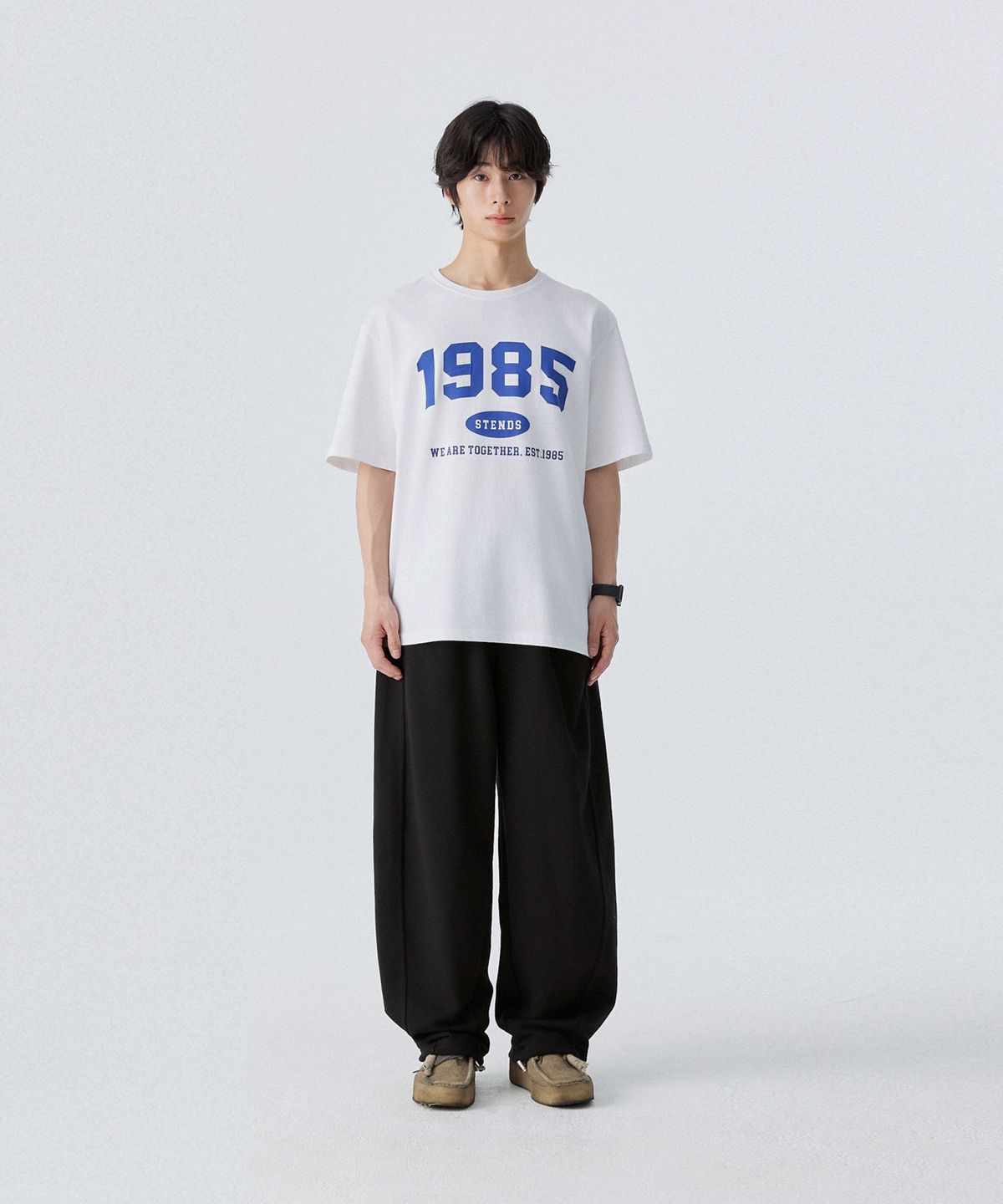 스탠즈(STENDS) [S~5XL] 1985 아치 로고 티셔츠_화이트-블루