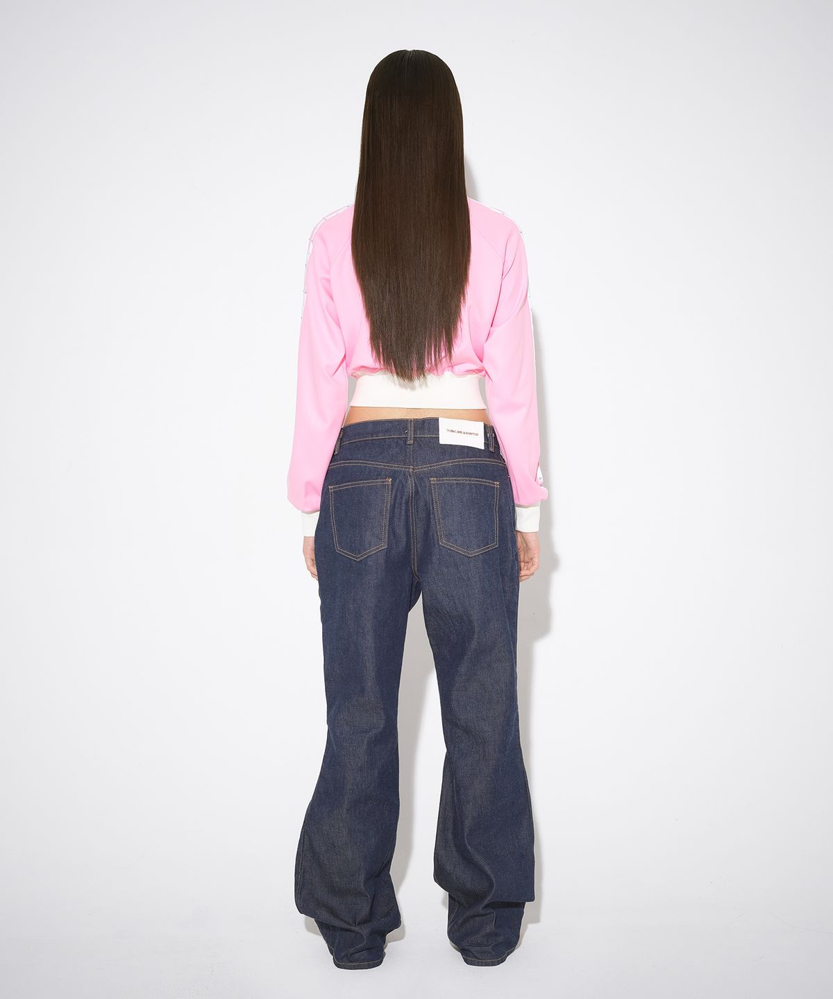 더뮤지엄비지터(THEMUSEUMVISITOR) ART LOGO PATCH STITCHED TRACK JACKET (PINK)
