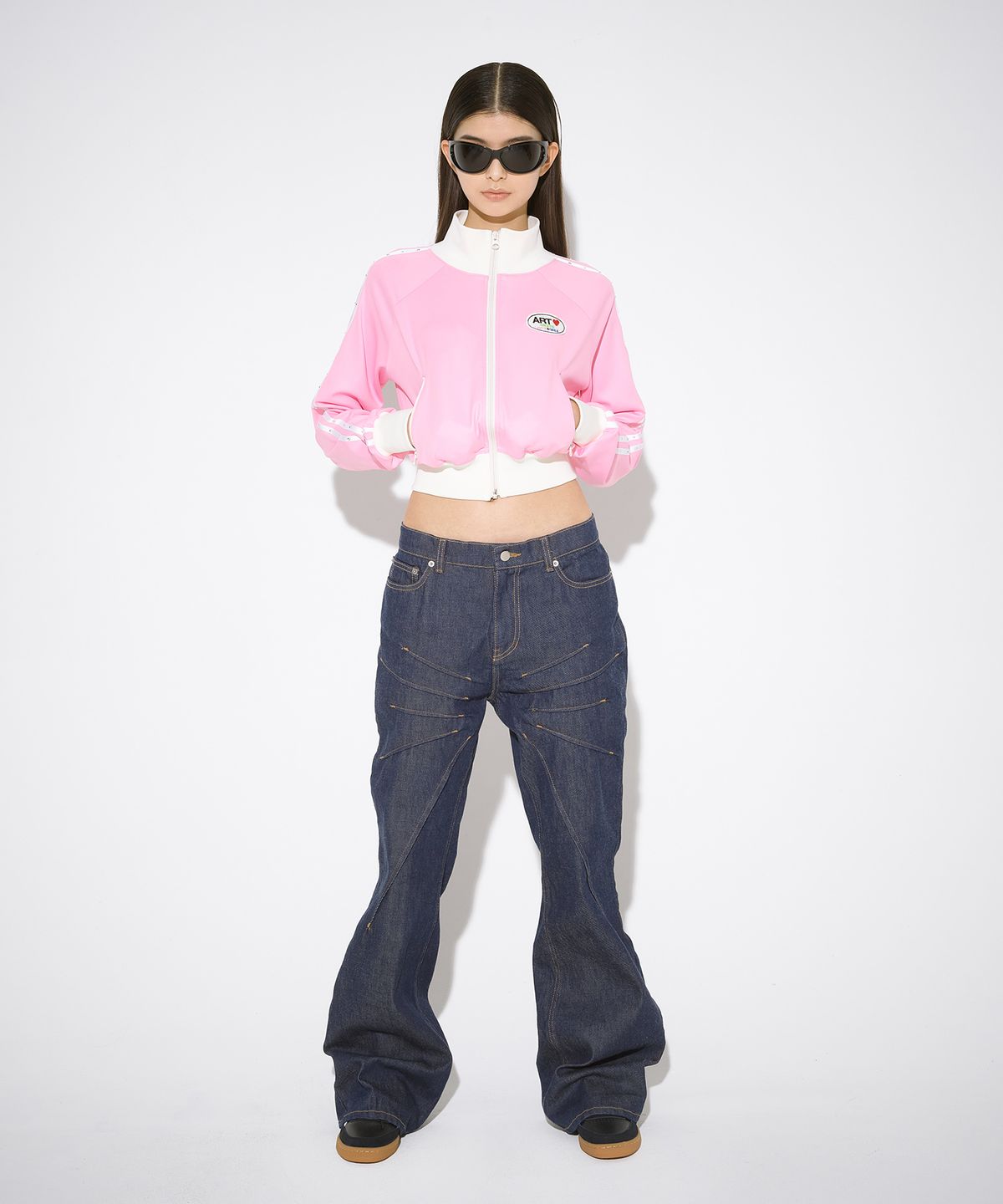 더뮤지엄비지터(THEMUSEUMVISITOR) ART LOGO PATCH STITCHED TRACK JACKET (PINK)