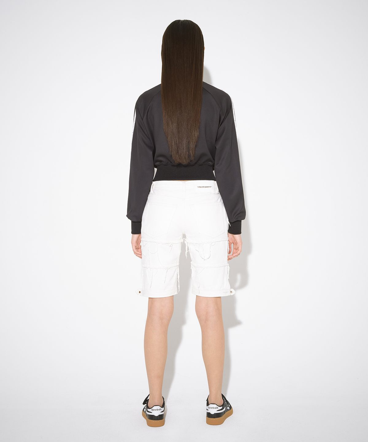 더뮤지엄비지터(THEMUSEUMVISITOR) ART LOGO PATCH STITCHED TRACK JACKET (BLACK)