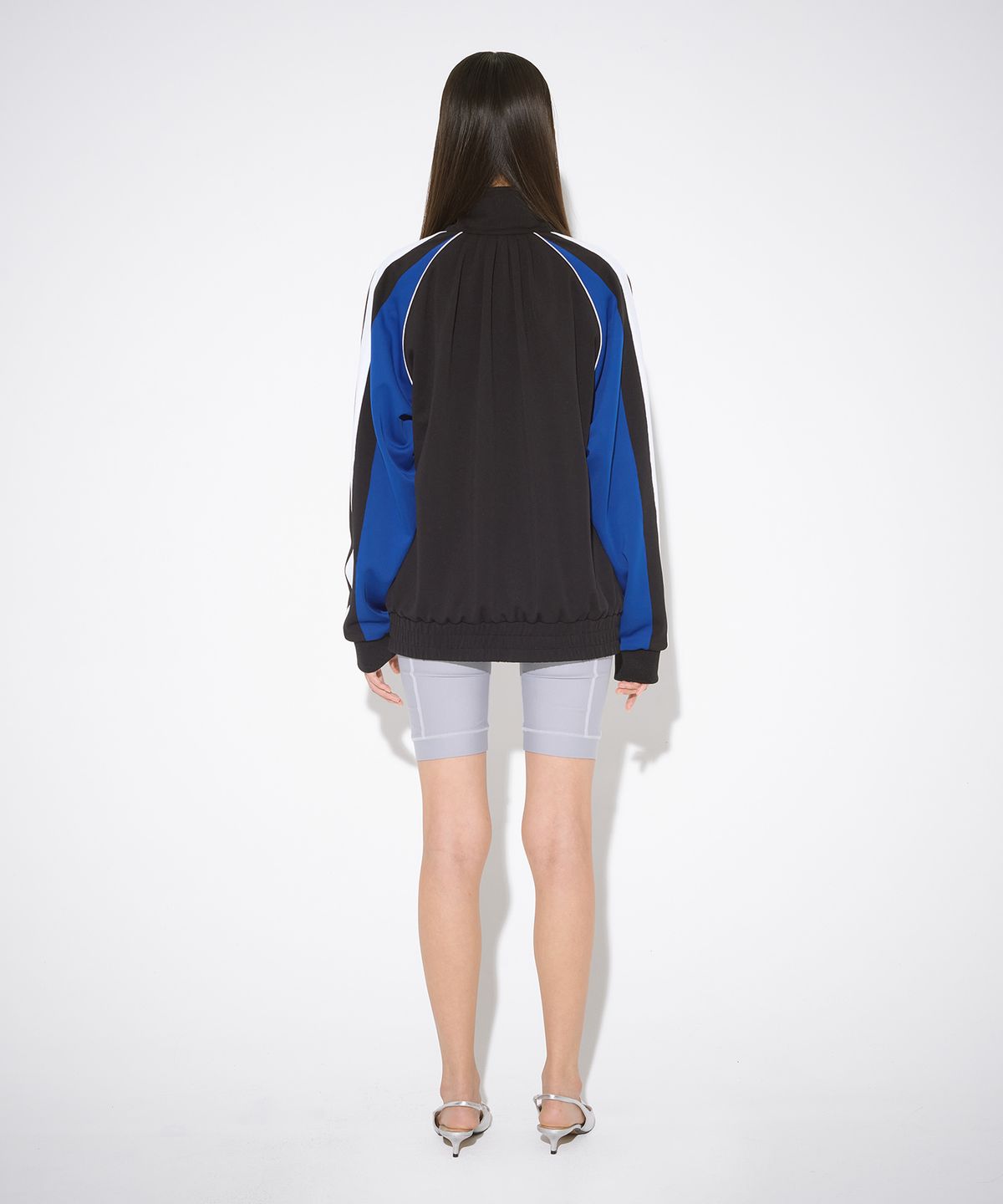 더뮤지엄비지터(THEMUSEUMVISITOR) METAL LOGO RAGLAN TRACK JACKET (BLACK)