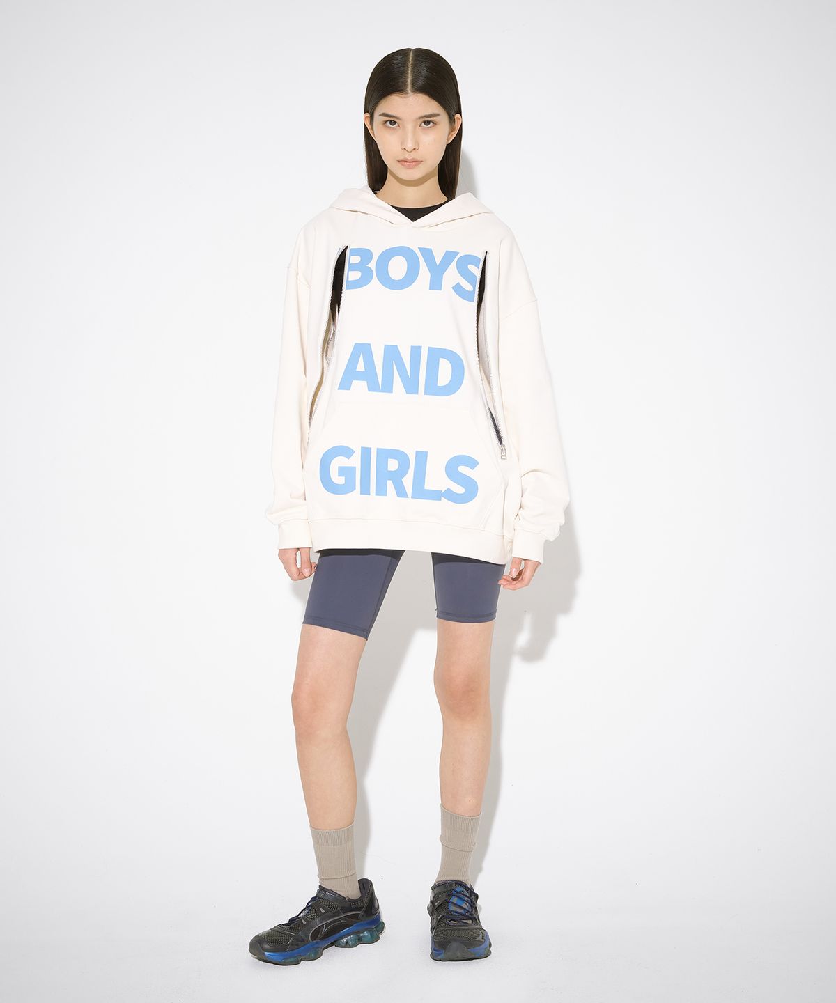 더뮤지엄비지터(THEMUSEUMVISITOR) BNG PRINTED CURVERD ZIPPER HOODY (IVORY)