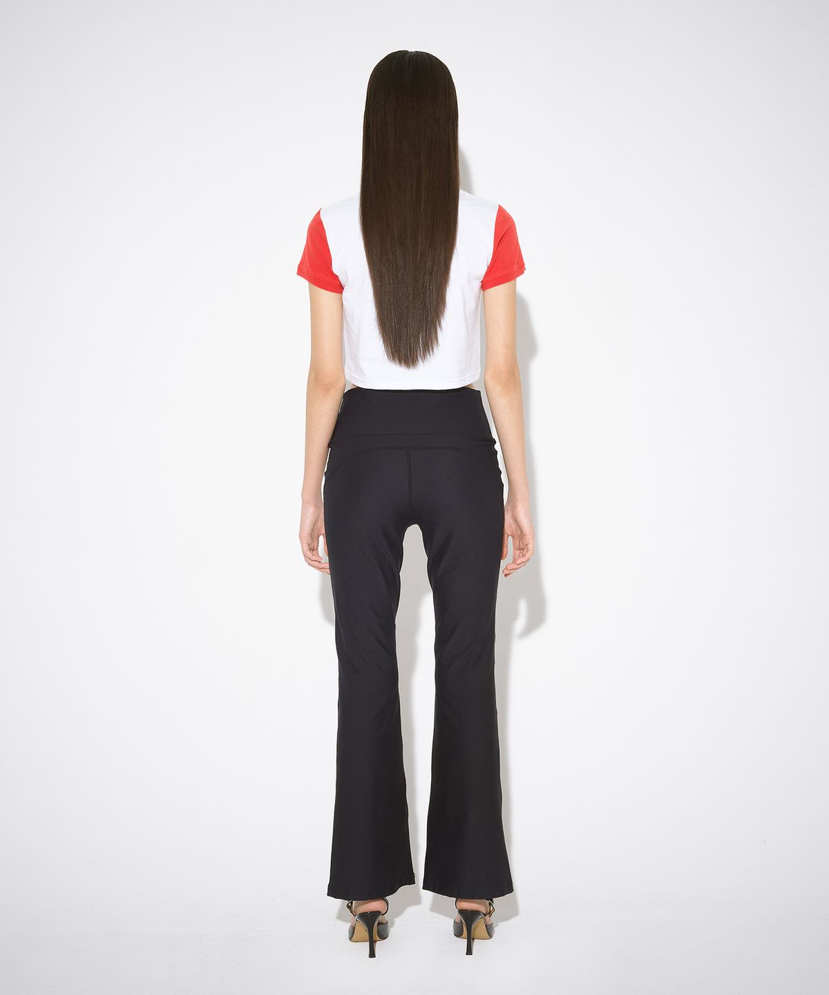 더뮤지엄비지터(THEMUSEUMVISITOR) AMBG PRINTED CROP T-SHIRT (WHITE / RED)