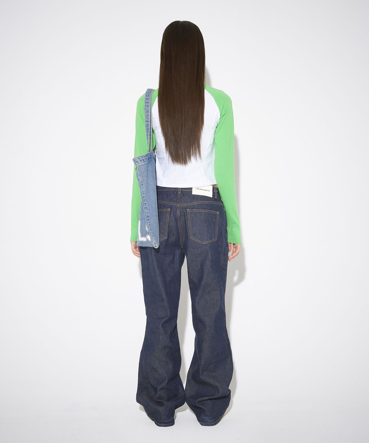 더뮤지엄비지터(THEMUSEUMVISITOR) ESSENTIAL TMV PAINTING RAGLAN LONG SLEEVE (GREEN)