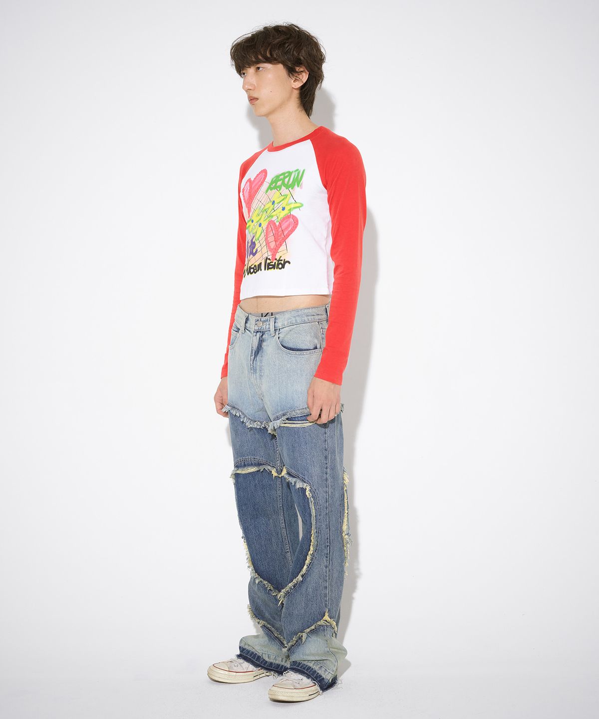 더뮤지엄비지터(THEMUSEUMVISITOR) ESSENTIAL TMV PAINTING RAGLAN LONG SLEEVE (RED)