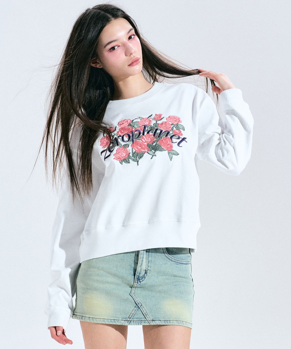 제로플래닛(ZEROPLANET) 가든 그래픽 자수 스웻셔츠 [WHITE]
