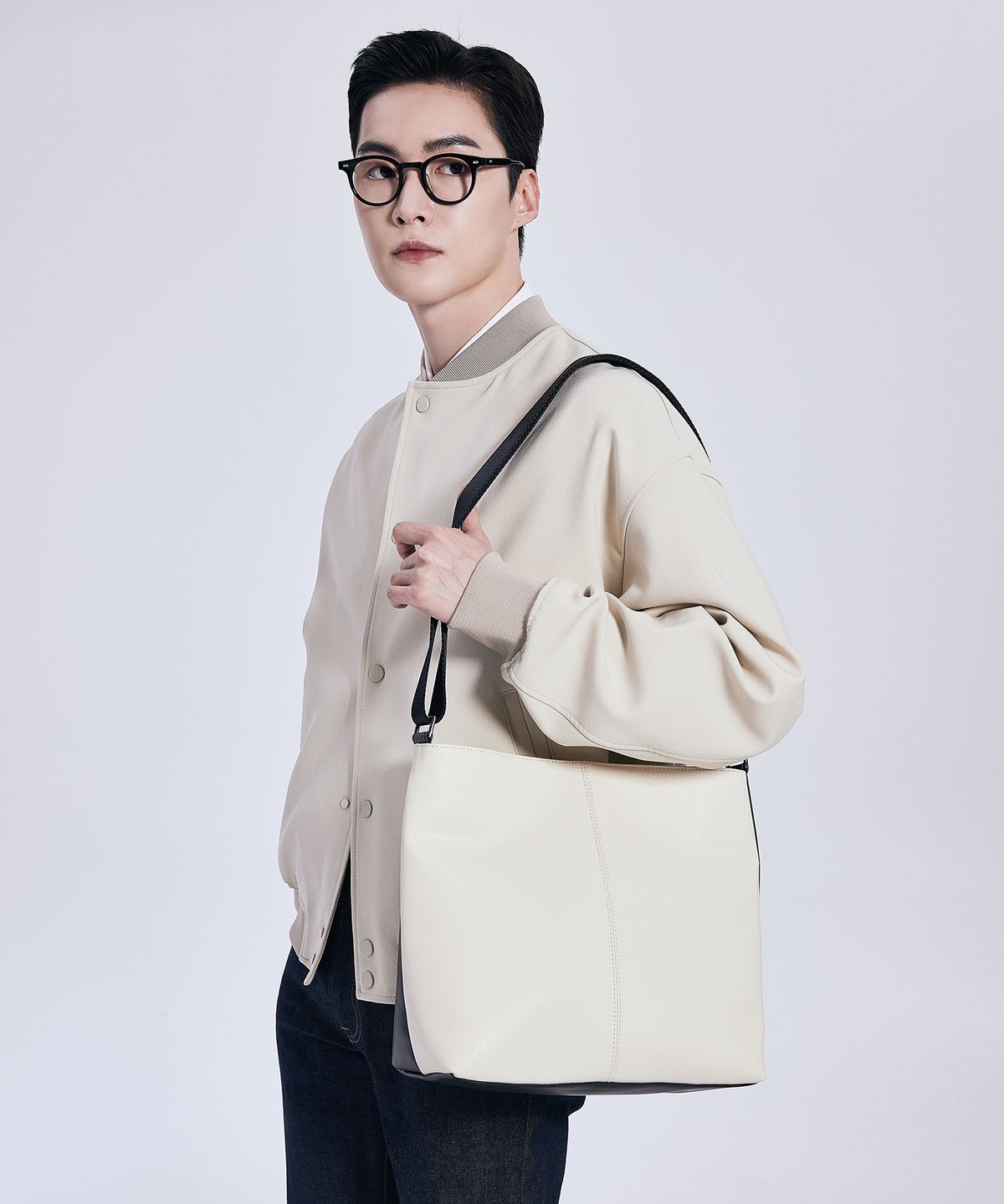 베드포드일레븐스(BEDFORD11TH) 컬러블락데일리 크로스백 [아이보리 블랙 레더콤보]