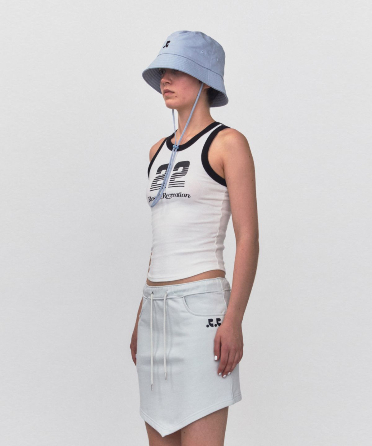 레스트앤레크레이션(REST&RECREATION) RR 22 SLEEVELESS TOP_WHITE