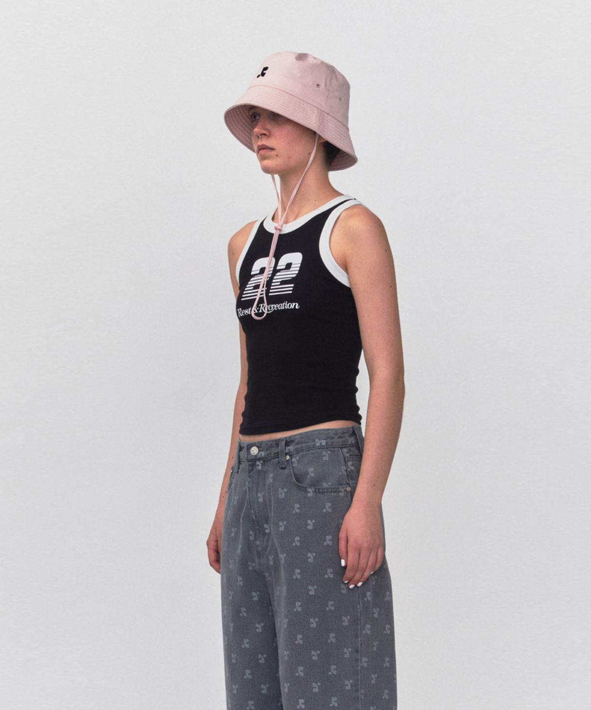 레스트앤레크레이션(REST&RECREATION) RR 22 SLEEVELESS TOP_BLACK