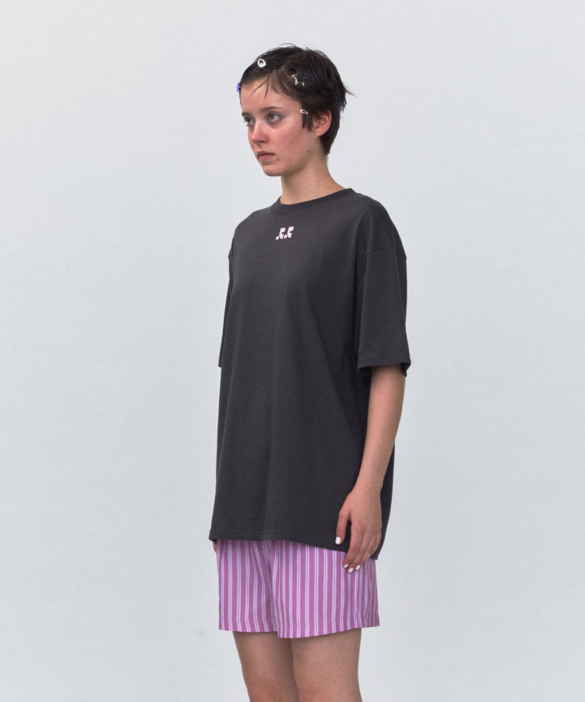 레스트앤레크레이션(REST&RECREATION) RR LOGO OVERSIZE T-SHIRT_CHARCOAL