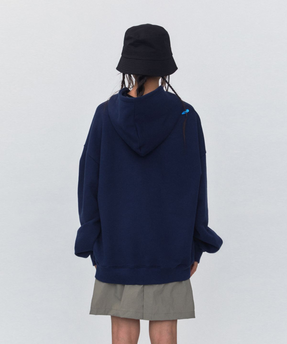 레스트앤레크레이션(REST&RECREATION) RR 22 LOGO OVERSIZED HOODIE_NAVY