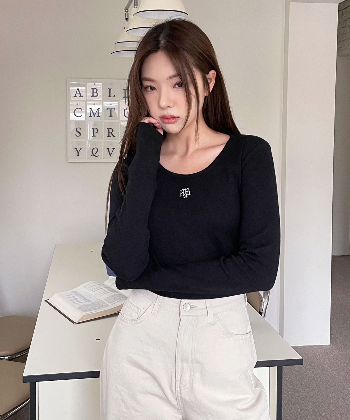무아무아(MUAHMUAH) 스티치 유넥 코튼스판 긴팔티 [5color]