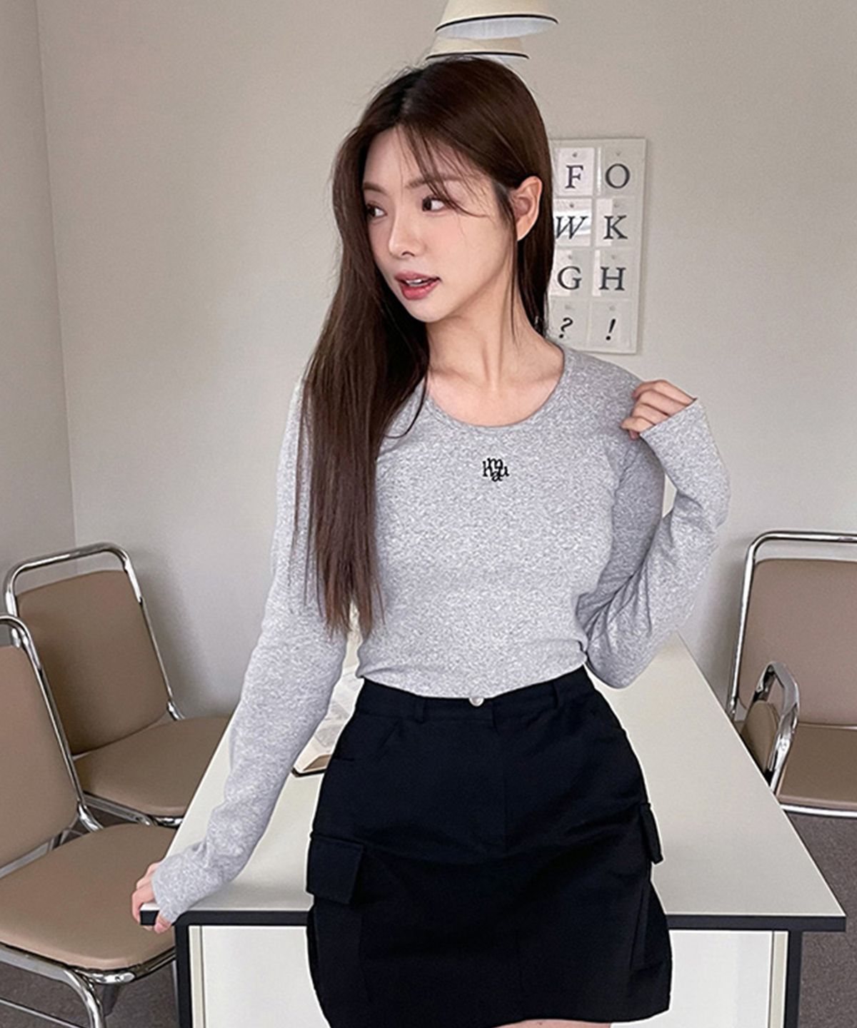 무아무아(MUAHMUAH) 스티치 유넥 코튼스판 긴팔티 [5color]