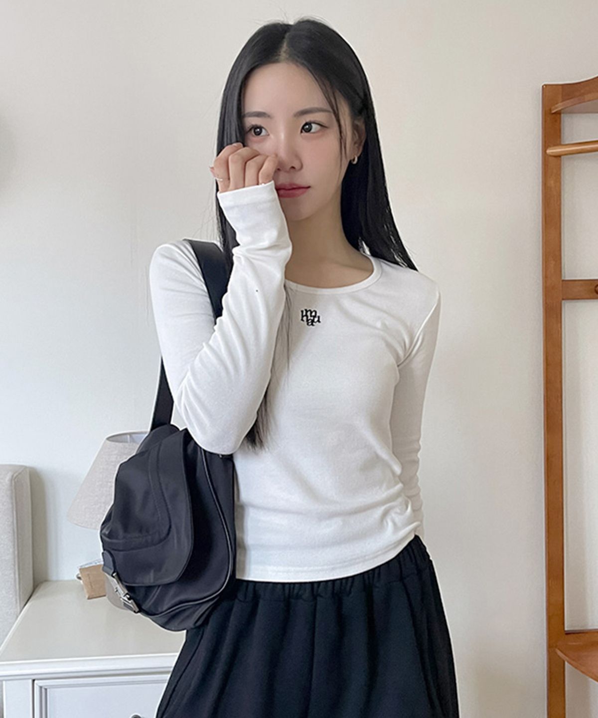 무아무아(MUAHMUAH) 스티치 유넥 코튼스판 긴팔티 [5color]
