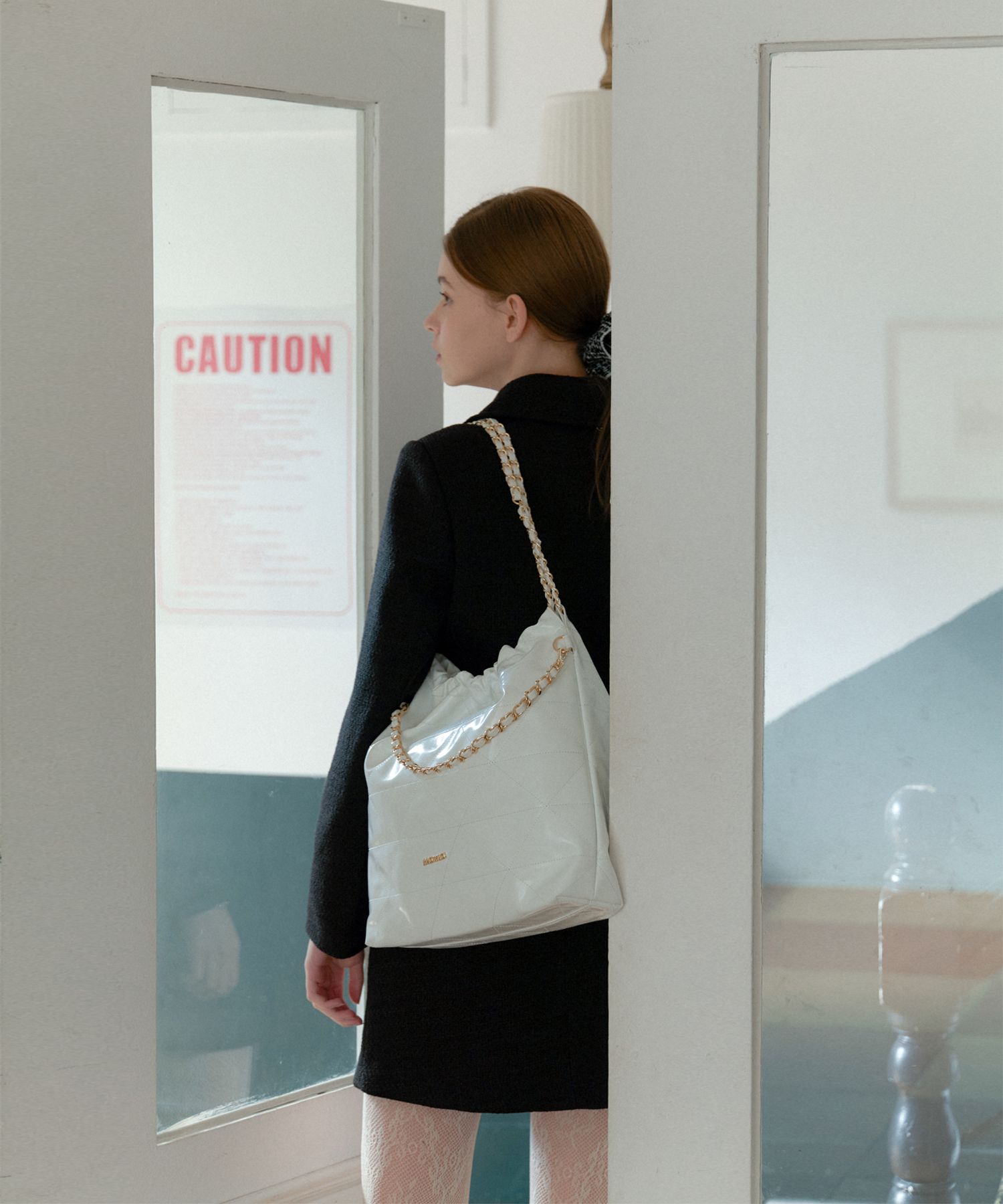 MUSINSA公式 | ANOETIC ANC DRAW CHAIN SHOULDER BAG_WHITE