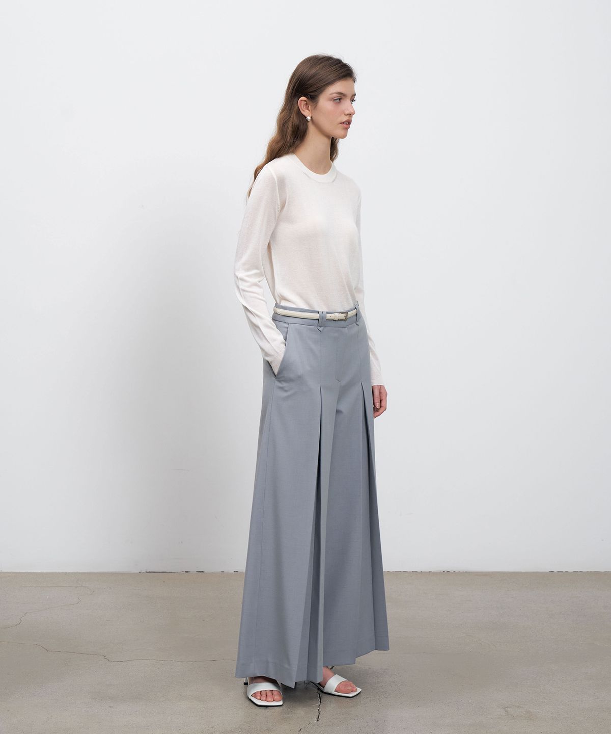 르네제이(RENEJ) Pleated Wide Trousers