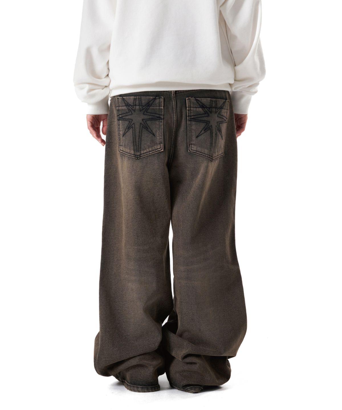 이우가마카라스(IUGAMAKARAS) Needlework Denim Pants (Sand Black)