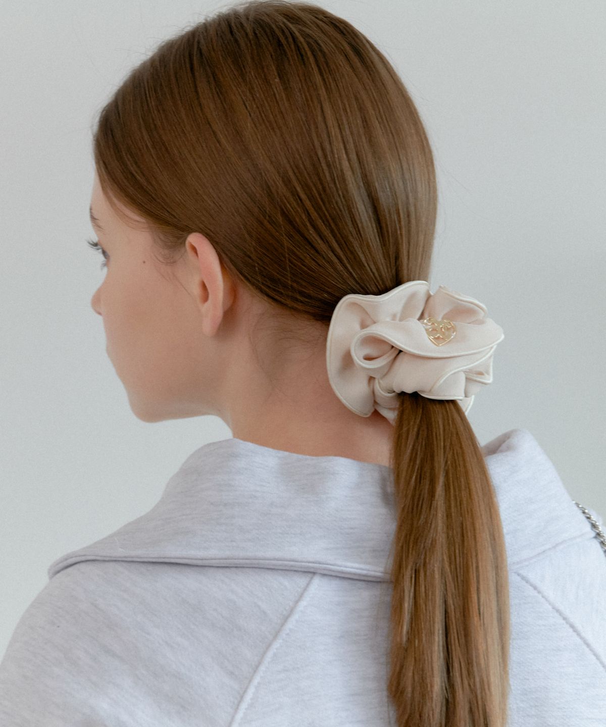 아노에틱(ANOETIC) NEW ANC CLASSIC SCRUNCHIE_BEIGE