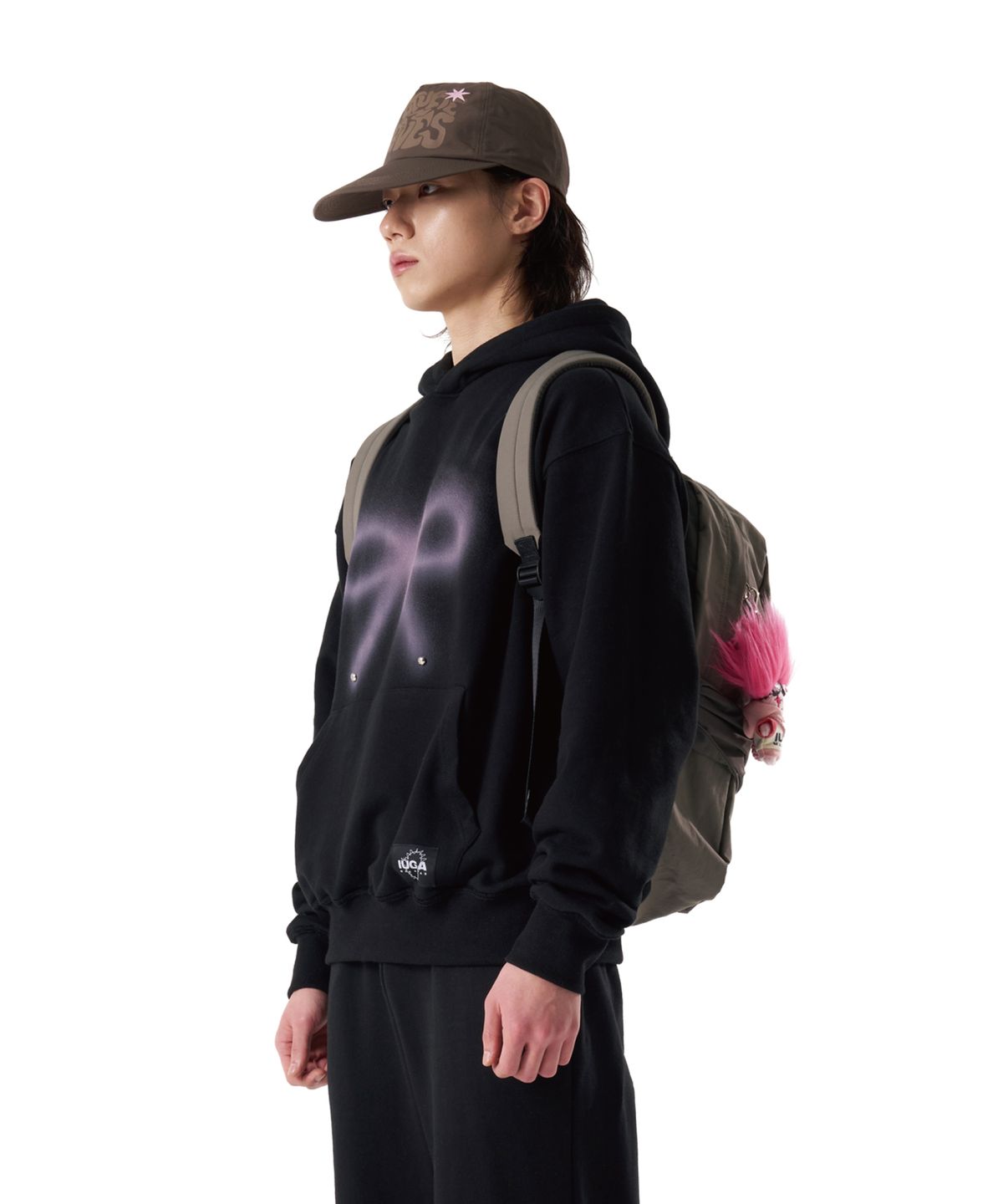 이우가마카라스(IUGAMAKARAS) Studded Ribbon Hoodie (Black)