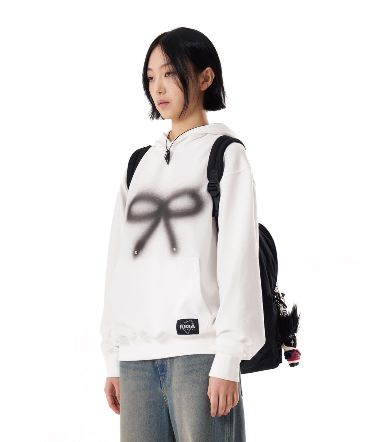 이우가마카라스(IUGAMAKARAS) Studded Ribbon Hoodie (White)