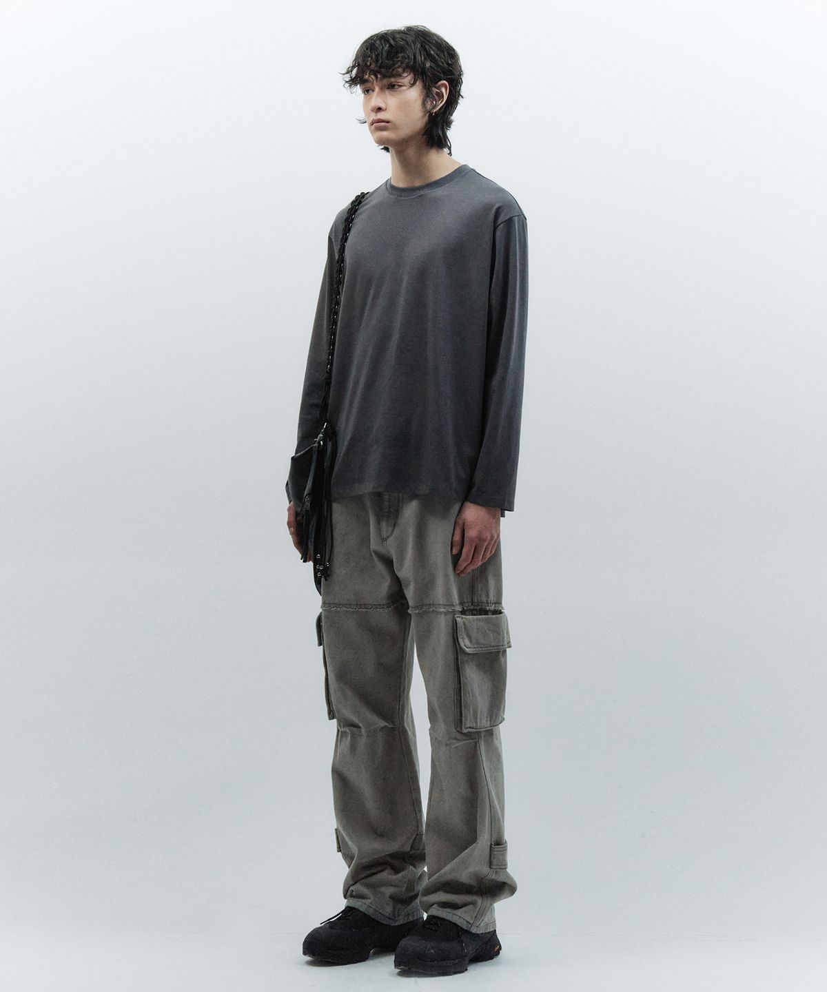 인사일런스(INSILENCE) 컷오프 라인 카고 팬츠 GREY BEIGE