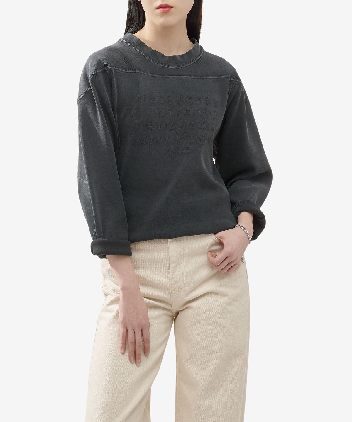 메종 마르지엘라(MAISON MARGIELA) 넘버 로고 언발란스 맨투맨 - 블랙 / S51GU0129S24650900