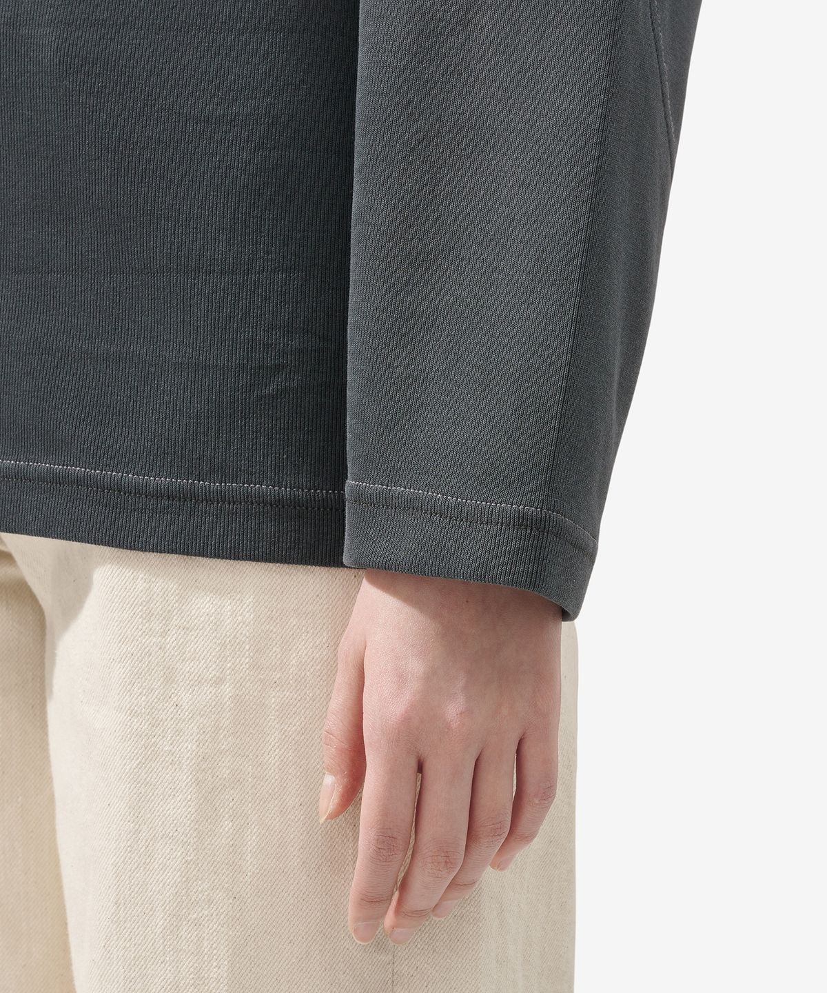 메종 마르지엘라(MAISON MARGIELA) 넘버 로고 언발란스 맨투맨 - 블랙 / S51GU0129S24650900