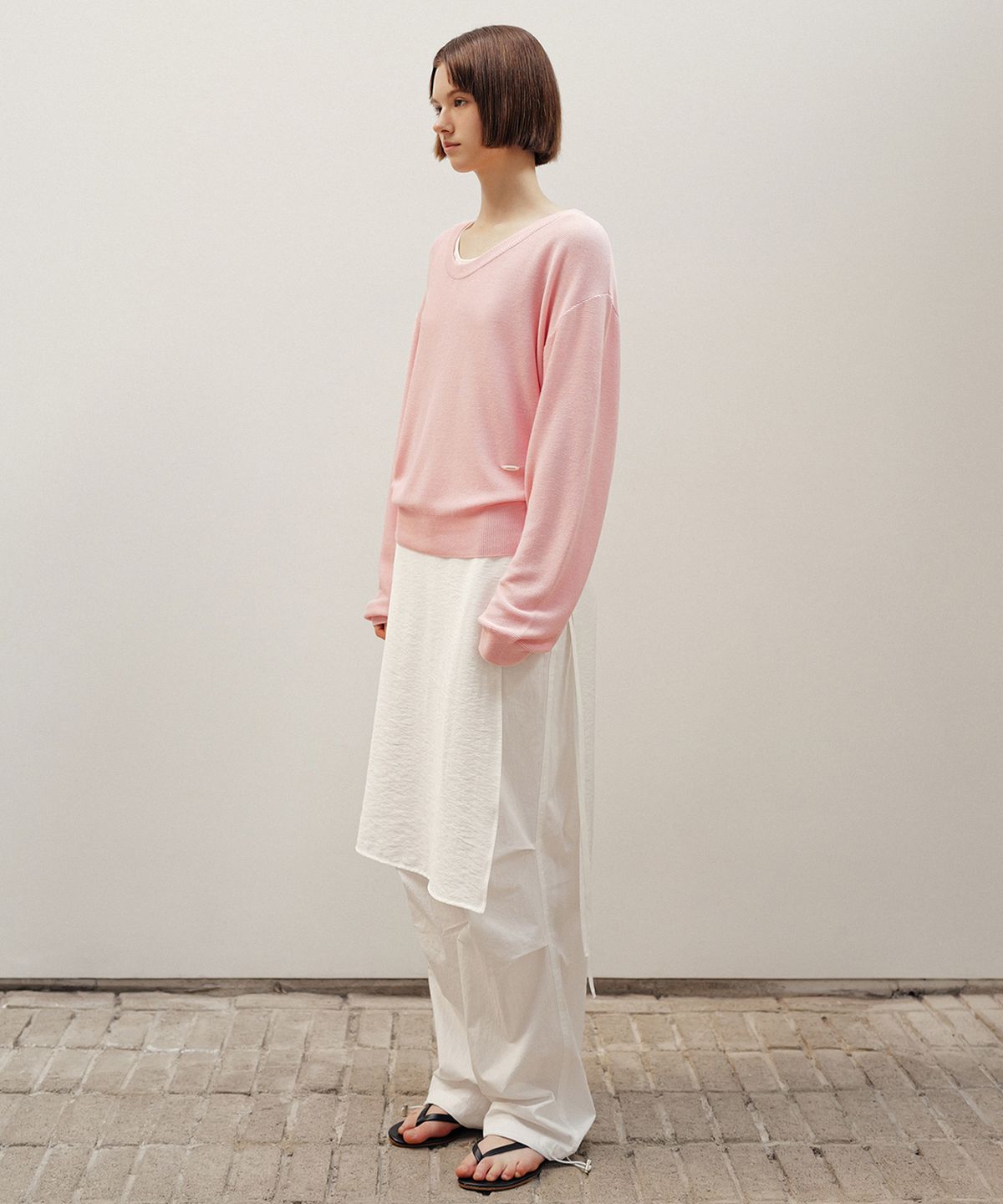 앤니즈(ANDNEEDS) Scoop u-neck knit (pink)