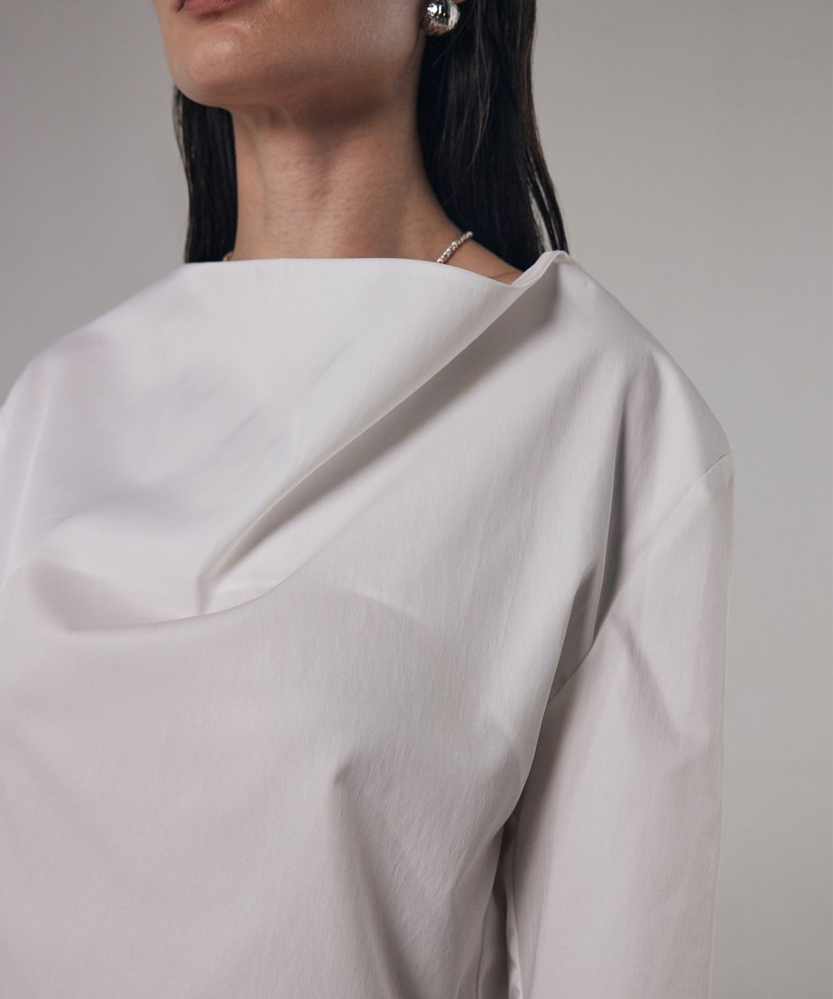 트리밍버드(TREEMINGBIRD) Cowl Blouse [ White ]