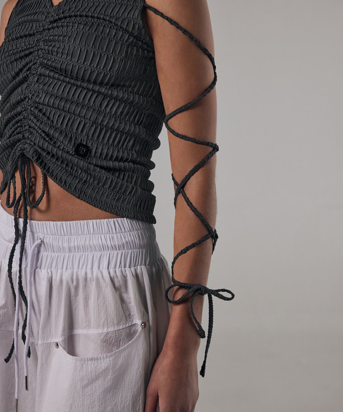 트리밍버드(TREEMINGBIRD) Tied Strap Sleeveless [ Charcoal ]