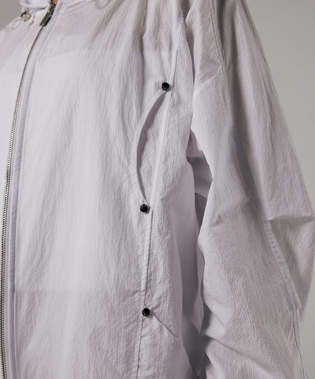 트리밍버드(TREEMINGBIRD) Round Rivet Nylon Set-up Hoodie Zip-up [ White ]