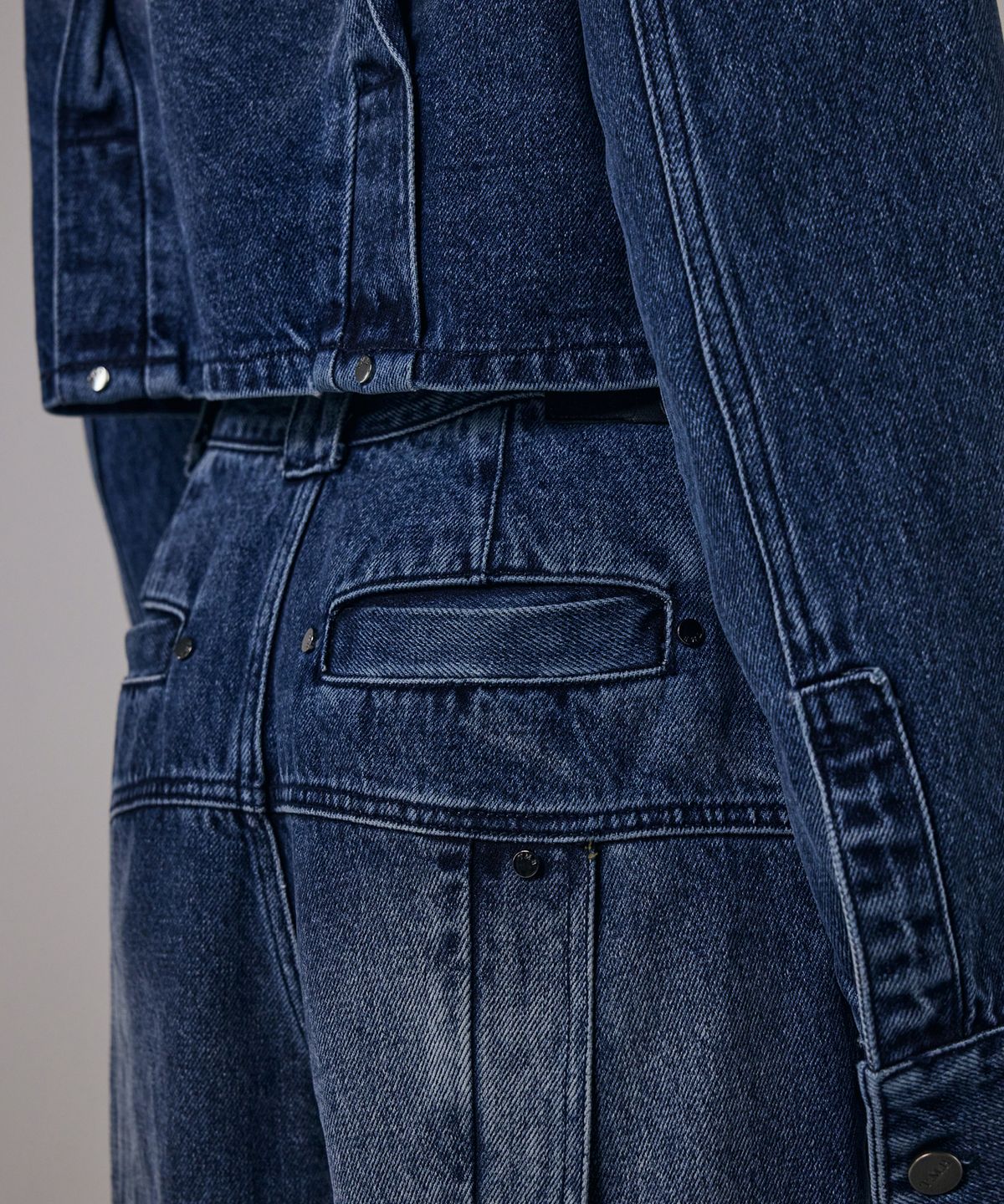 트리밍버드(TREEMINGBIRD) Twisted Wide Denim Set-up Pants [ Blue ]