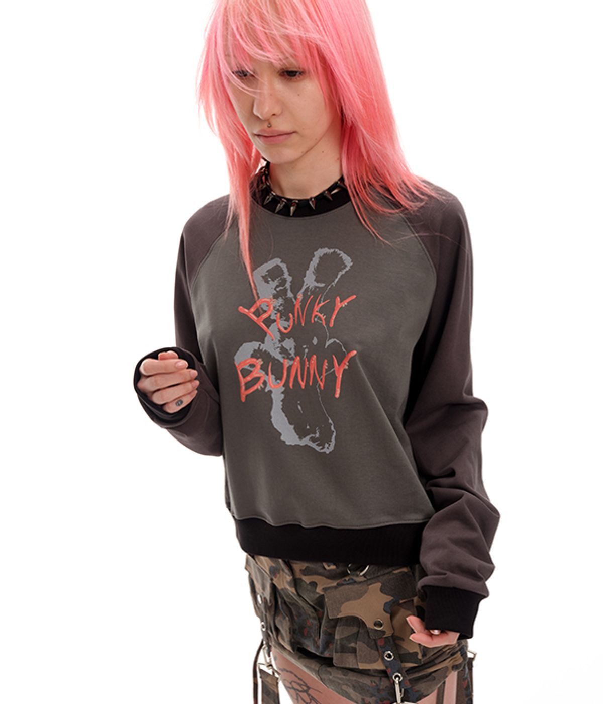 유쓰배쓰(YOUTHBATH) PUNKY BUNNY SWEATSHIRT_CHARCOAL