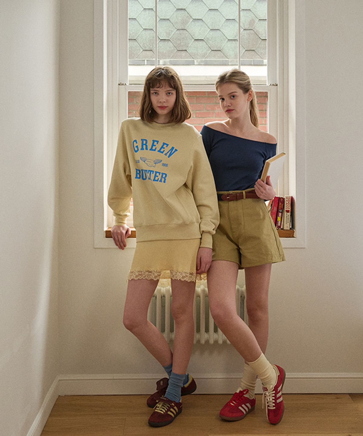 그린버터(GREENBUTTER) Butter Wing Sweatshirt (Beige)