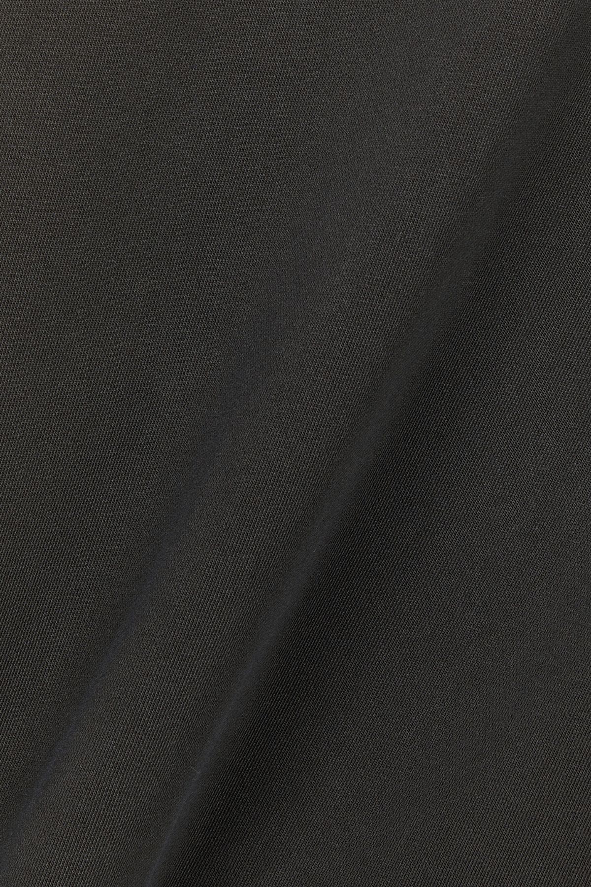 비바스튜디오(VIVASTUDIO) LOCATION EMBROIDERY CREWNECK [GLOSSY BLACK]