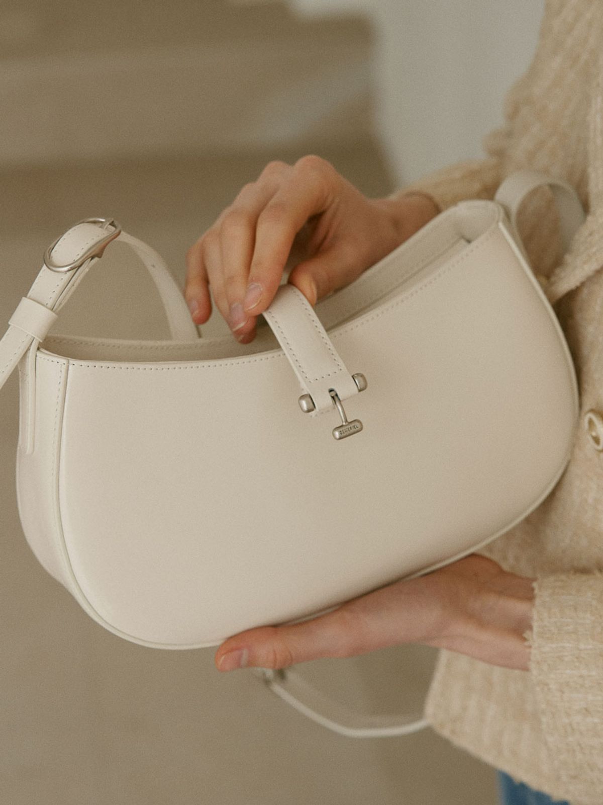 드메리엘(DEMERIEL) Tilda Hobo Bag Milk