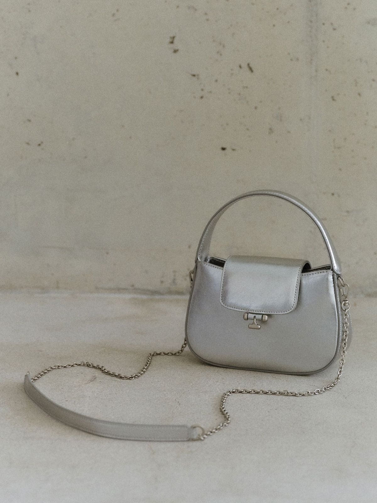 드메리엘(DEMERIEL) Tilda Flap Bag Mini Silver