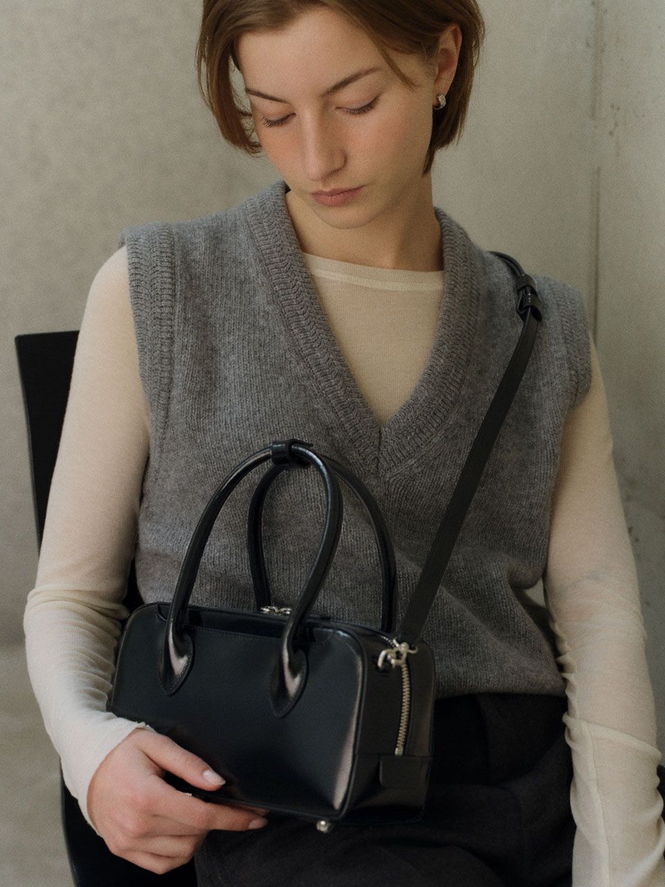 DEMERIEL ■ Medium Bowling Bag MUSINSA | DEMERIEL Medium Bowling Bag - Black