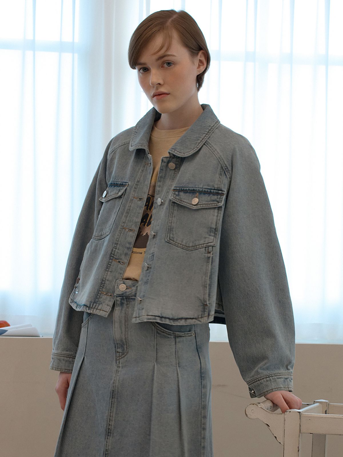 오더먼트 바이 보카바카(OTHEMENT BY VOCAVACA) Denim Crop Shirt Jacket VC2433JK301M